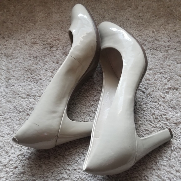 AnneAKKlein iflex Nude Patent Leather Round Toe - Picture 1 of 7
